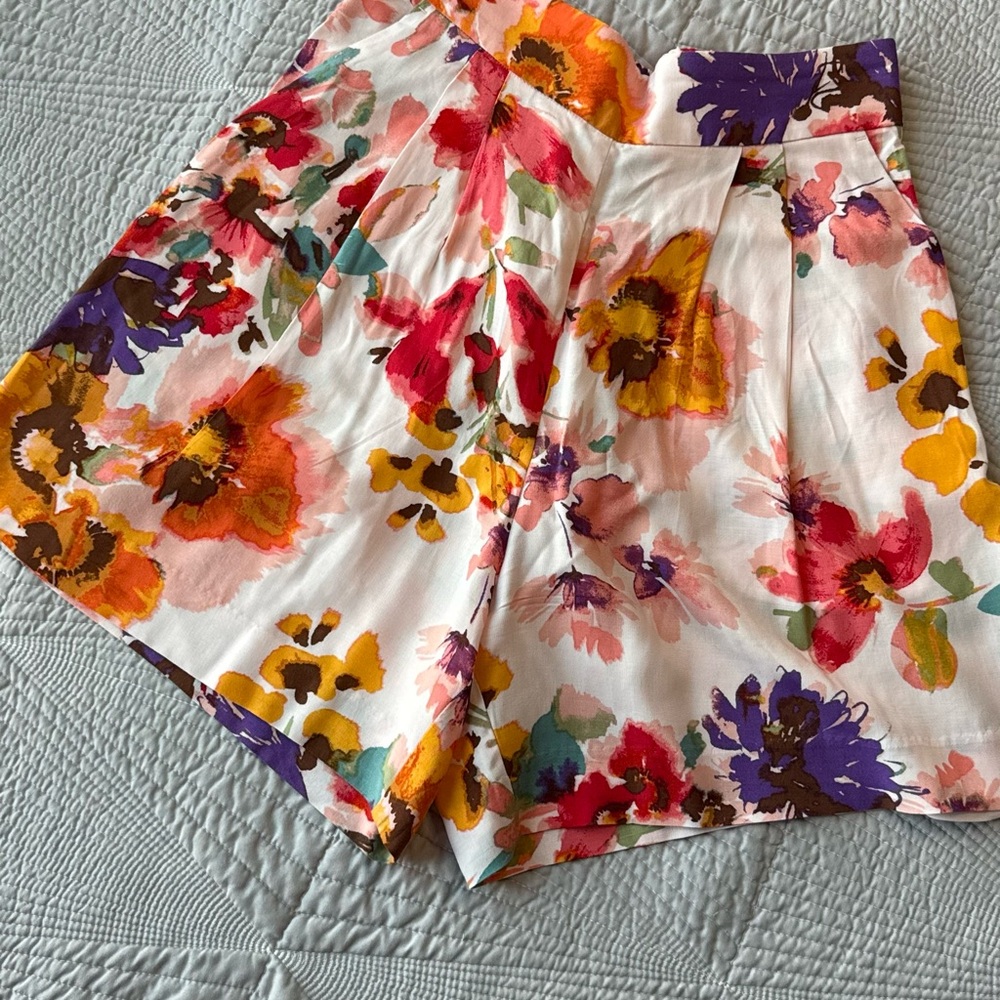 H&M Multicolor Floral Shorts